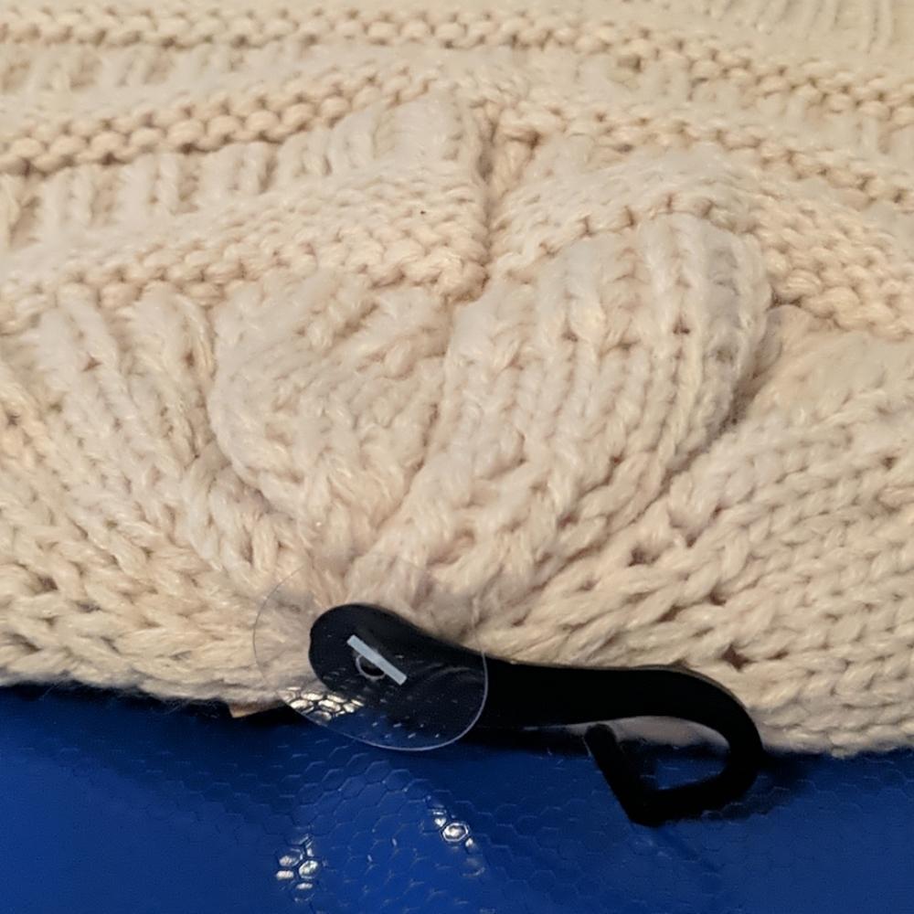 CC Beanie NWT - Picture 4 of 4